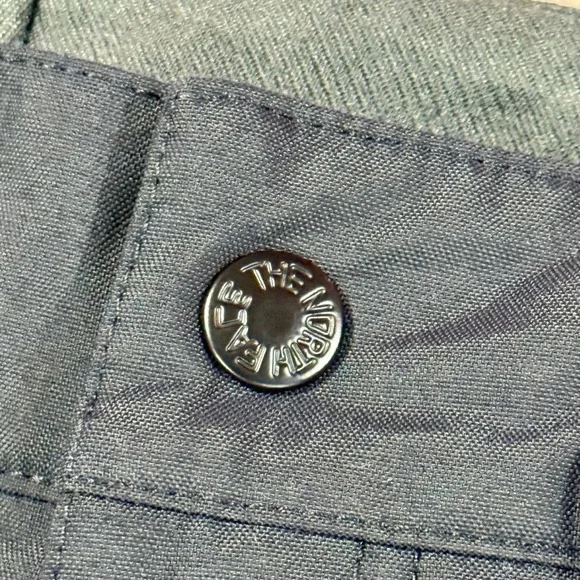 The North Face DryVent Snow Pants Mens M Gray Waterproof Ski Snowboard NF0A3LVH - Picture 16 of 16